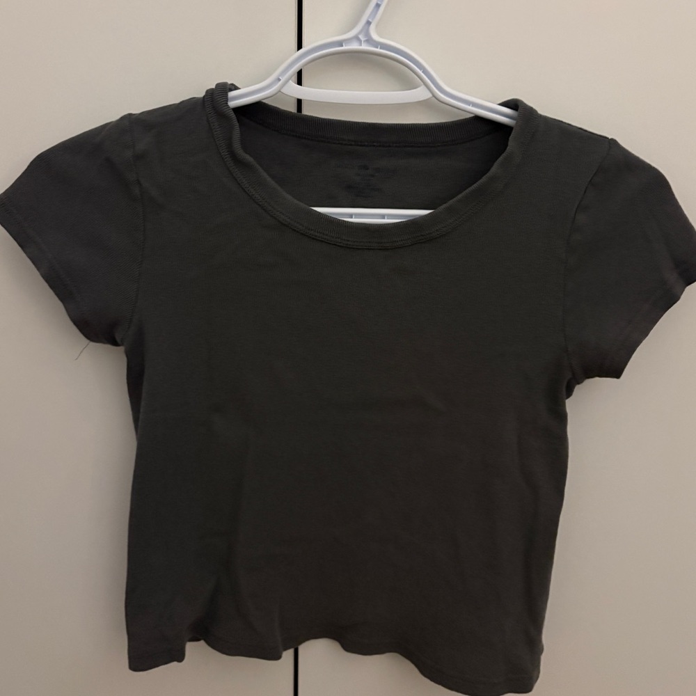 Brandy Melville Short Sleeve Crop Tee